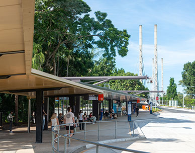 UQ Lakes station 