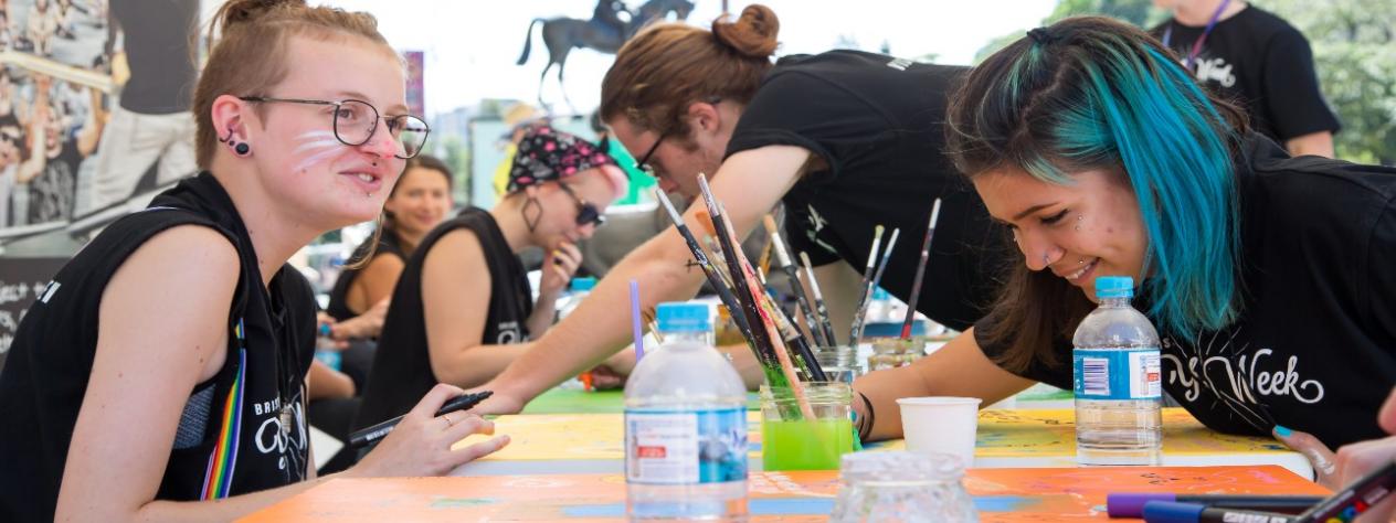 Creative Teens: Badge making